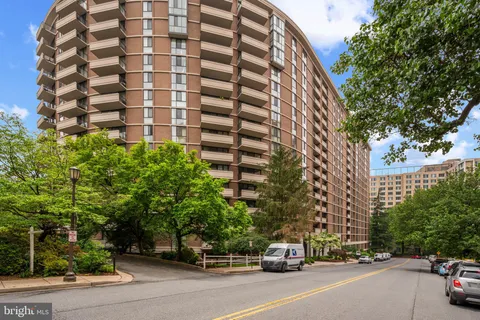 $495,000 | 4620 North Park Avenue, Unit 305W, Chevy Chase, MD 20815