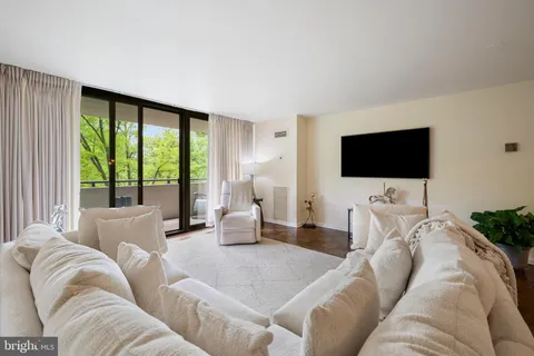 $495,000 | 4620 North Park Avenue, Unit 305W, Chevy Chase, MD 20815