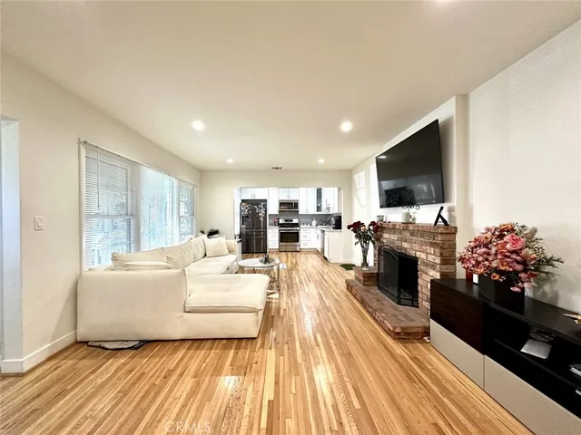 $2,400 | 9037 Rathburn Avenue, Northridge, CA 91325