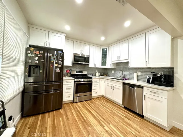 $2,400 | 9037 Rathburn Avenue, Northridge, CA 91325