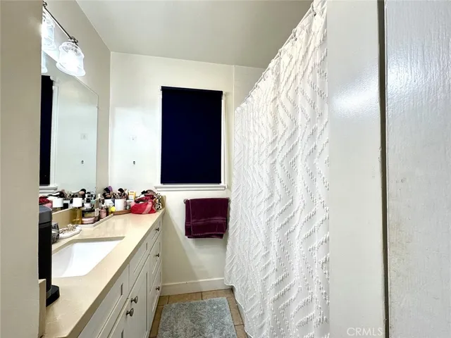 $2,400 | 9037 Rathburn Avenue, Northridge, CA 91325