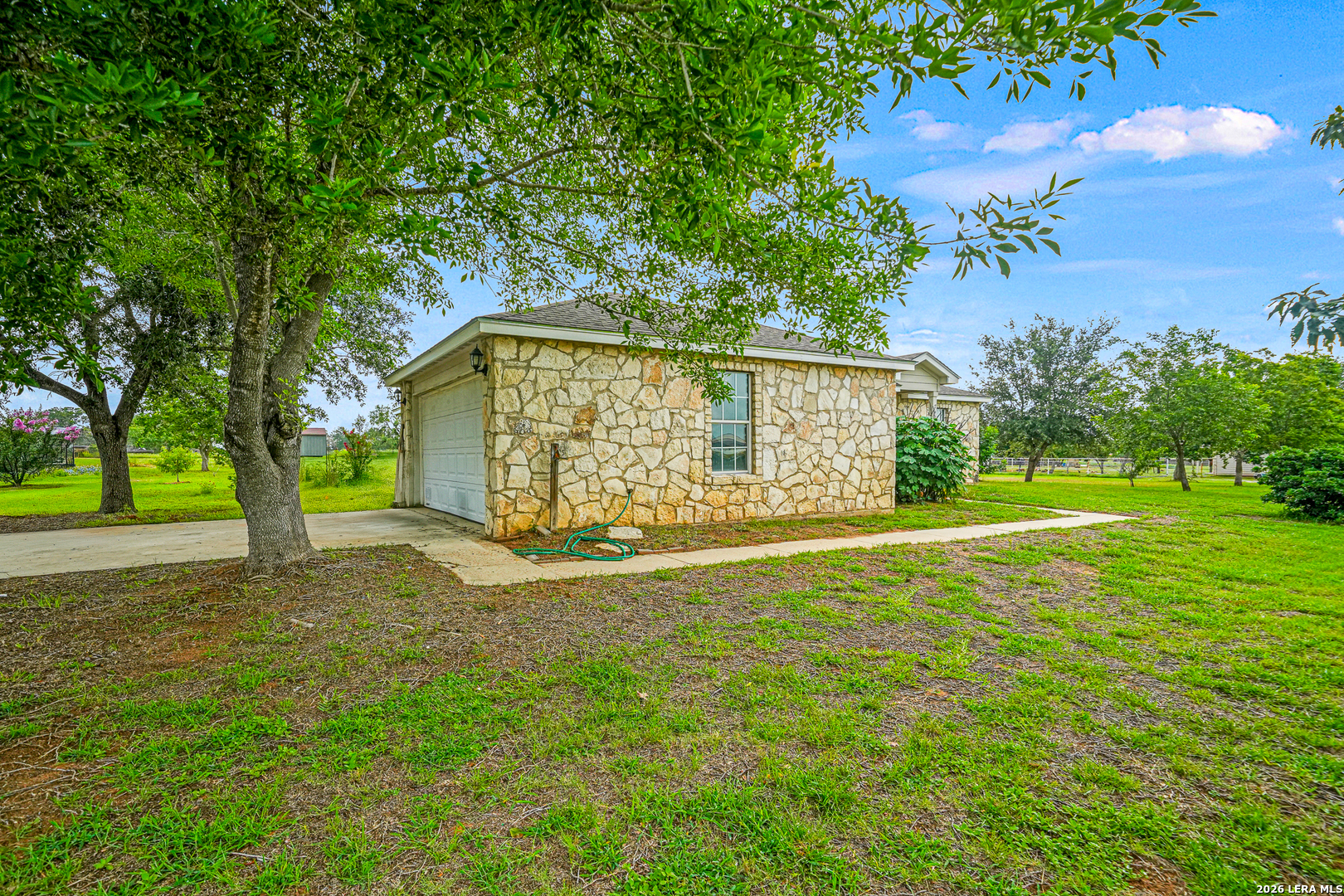 725 Cimarron Square Poteet, TX 78065 - Photo 32 of 37