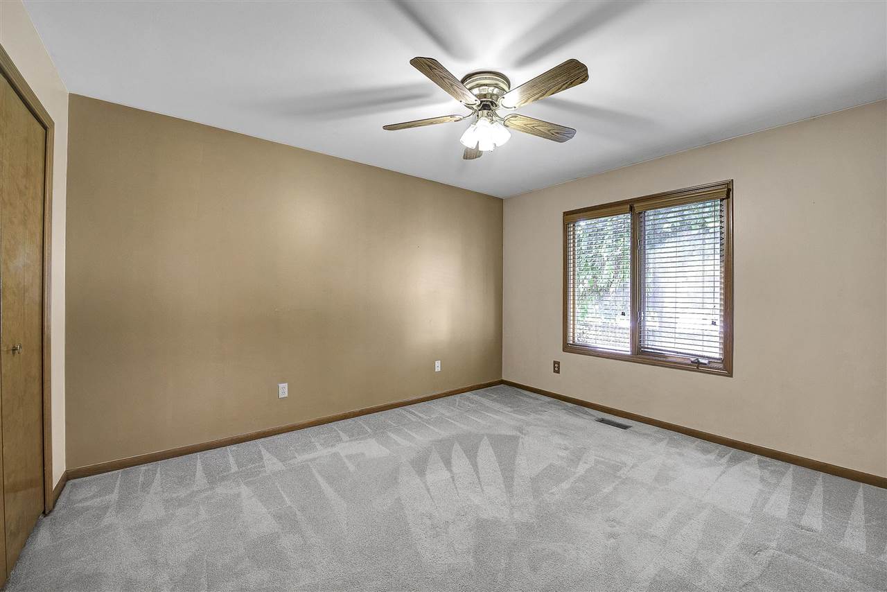 47694 Sandy Ridge Drive Macomb, MI 48044 - Photo 17 of 34 50080162-16.JPG