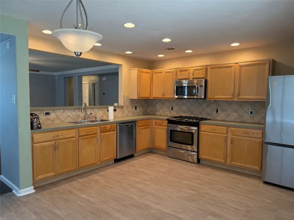 $2,100 | 15306 Thistle Rock Lane, Cypress, TX 77429