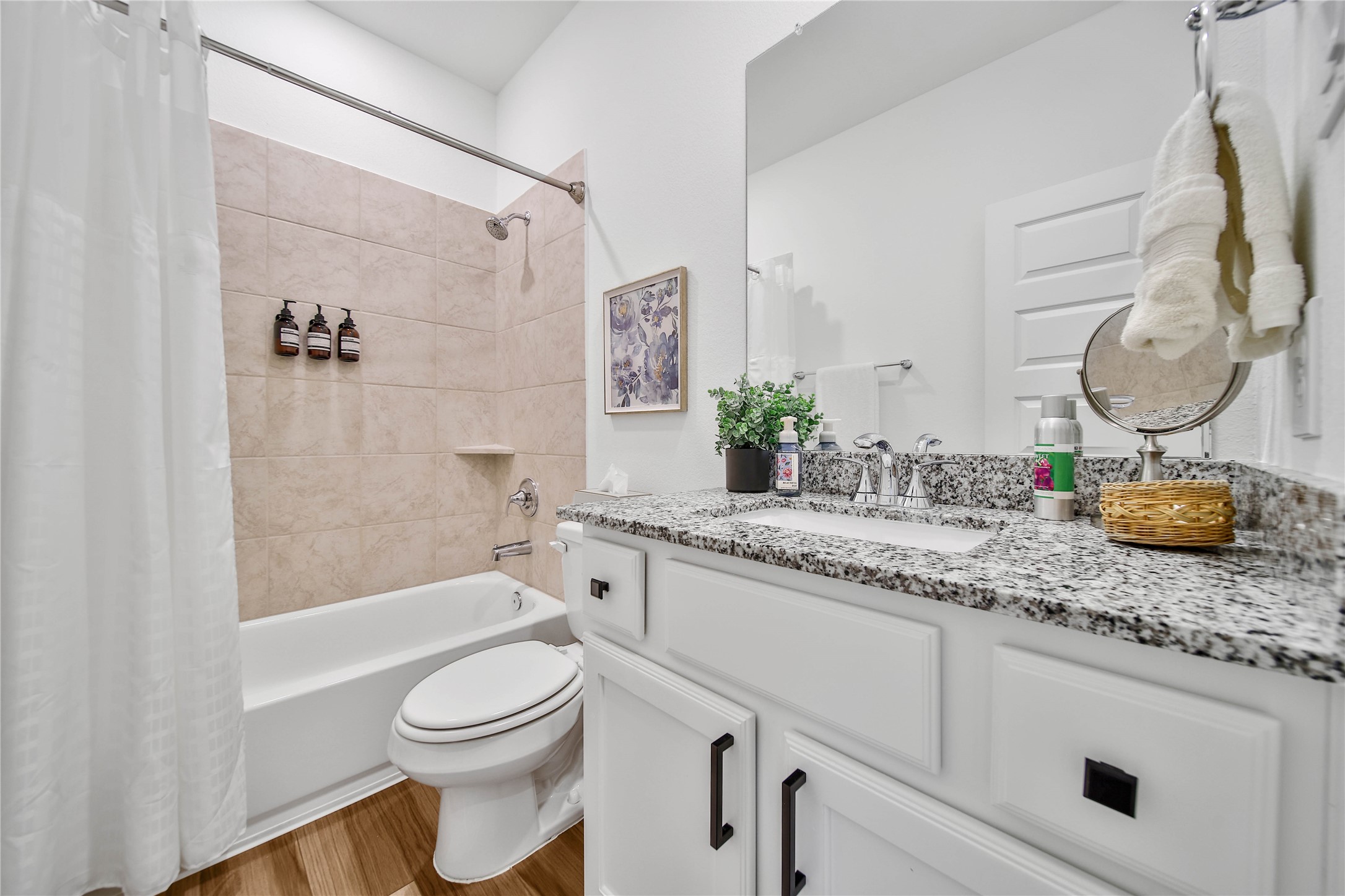 4103 Shackleton Court Rosharon, TX 77583 - Photo 32 of 32 Upgrade Alert! This bathroom was upgraded to a FULL BATH from the original floor plan that had only a 1/2 bath, great addition for a guest quarters bath.