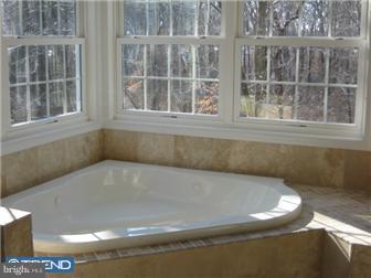 90 Ellisdale Road Allentown, NJ 08501 - Photo 12 of 12 Bathroom