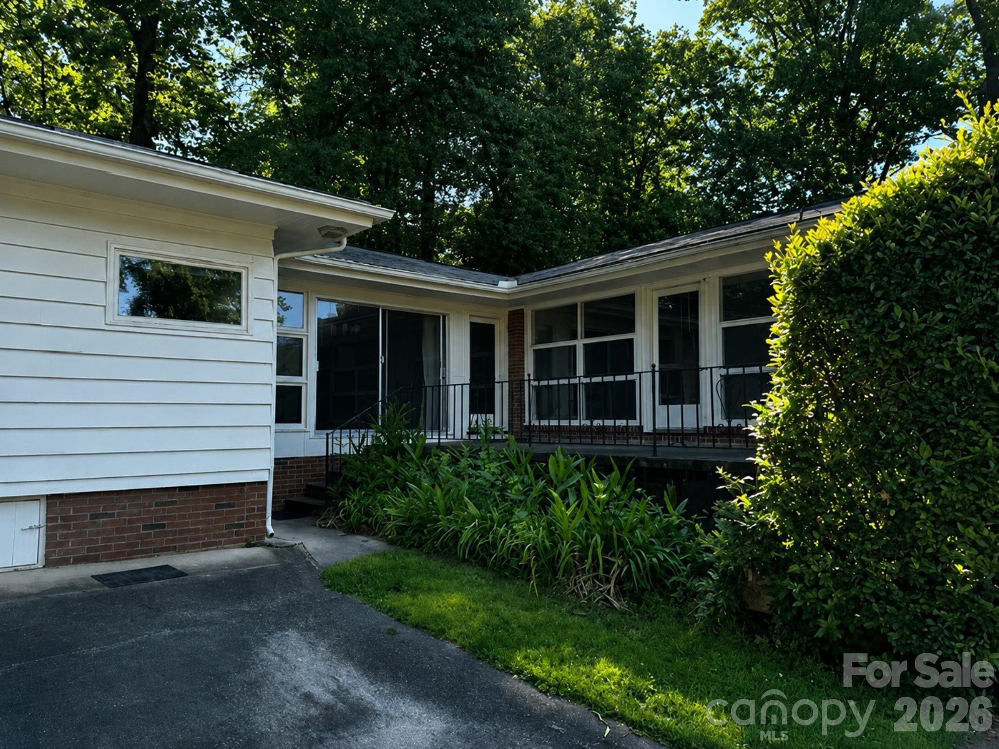 2028 Ferncliff Road Charlotte, NC 28211 - Photo 5 of 7