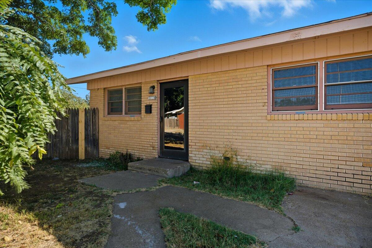3816 44th Street Lubbock, TX 79413 - Photo 23 of 36 a view of a house with backyard