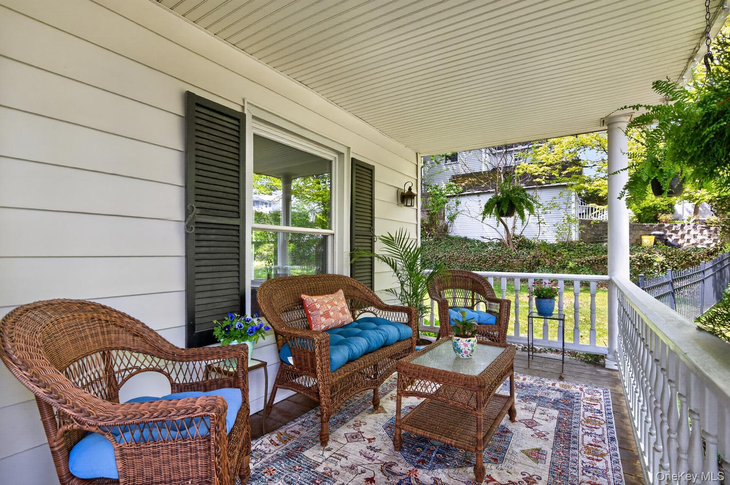 17 Riggs Place Locust Valley, NY 11560 - Photo 5 of 25 Inviting front porch