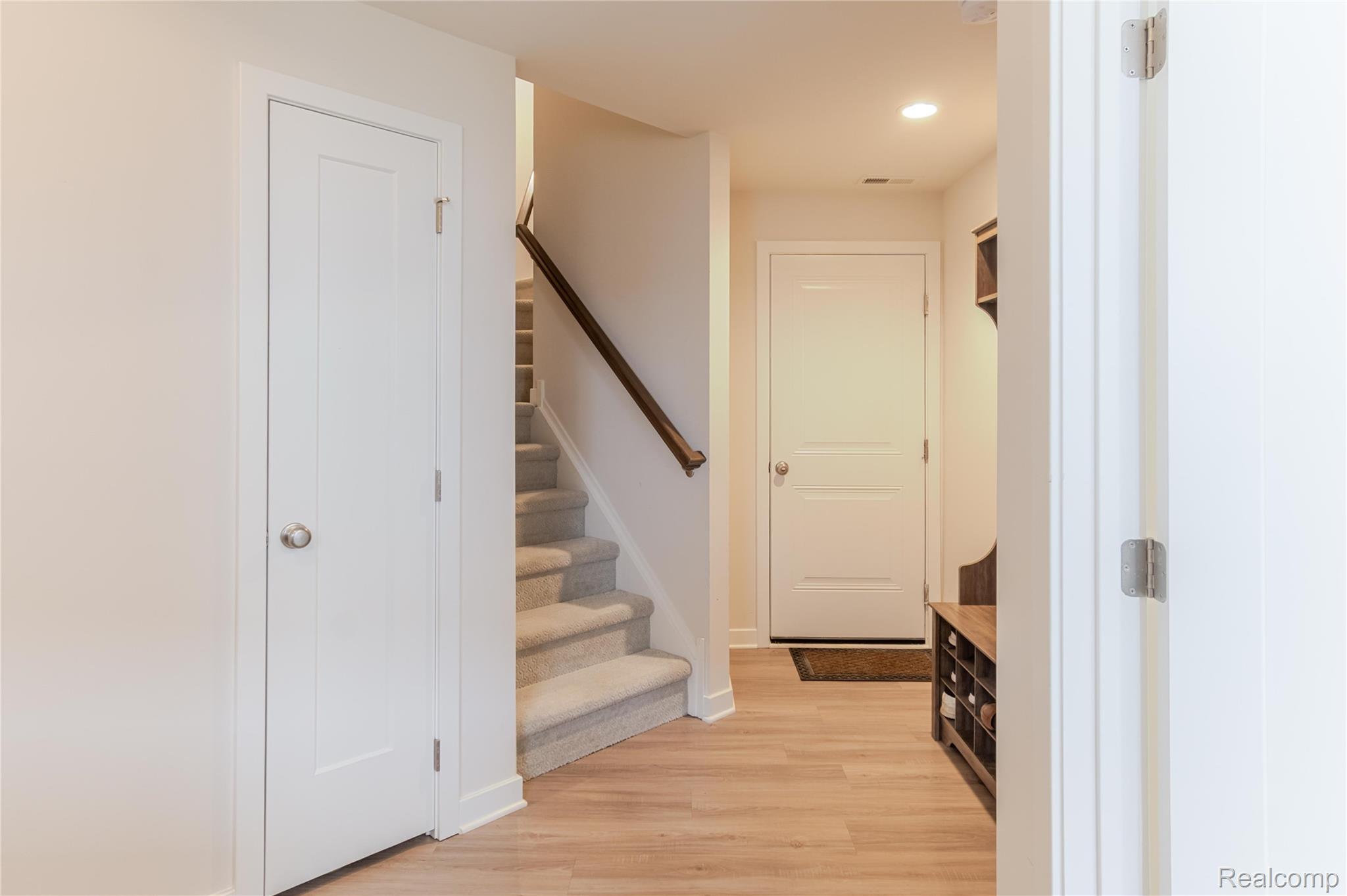 2963 Aughton Road Ann Arbor, MI 48105 - Photo 6 of 46 2963 Aughton-8.jpg