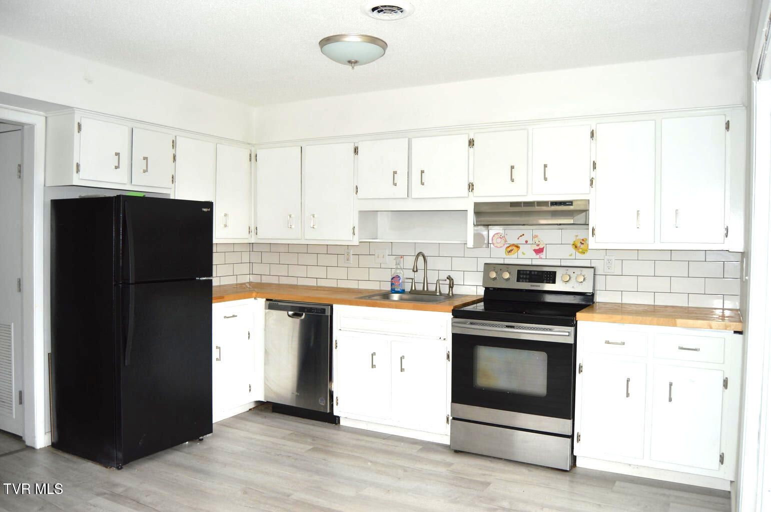1805 King College Road, Unit E6 Bristol, TN 37620 - Photo 4 of 26 20250812204440502132000000-o