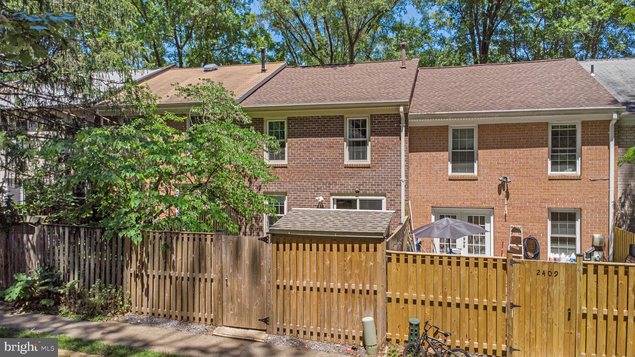 2407 Alsop Court Reston, VA 20191 - Photo 4 of 44