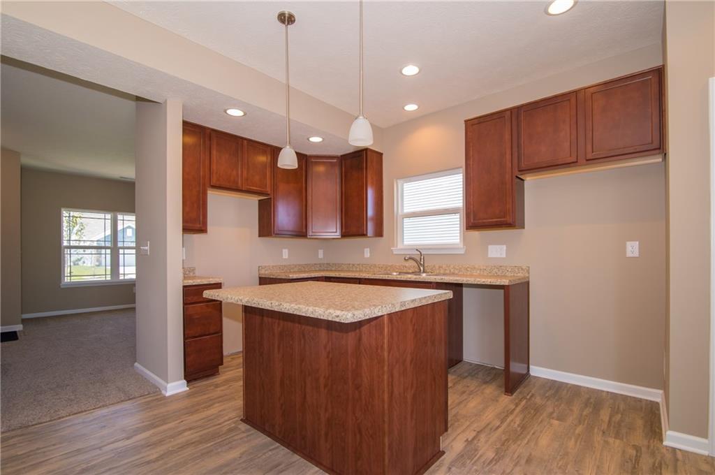 271 Rambling Road Greenfield, IN 46140 - Photo 11 of 47