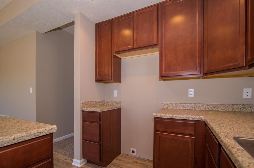 271 Rambling Road Greenfield, IN 46140 - Photo 12 of 47