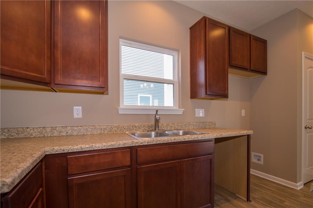 271 Rambling Road Greenfield, IN 46140 - Photo 13 of 47