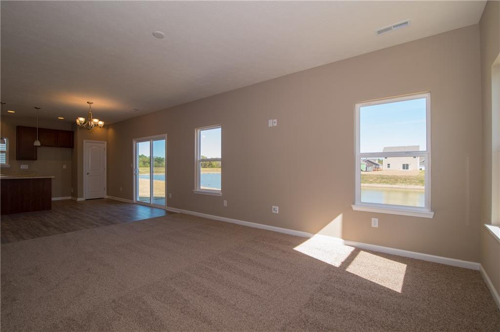 271 Rambling Road Greenfield, IN 46140 - Photo 5 of 47