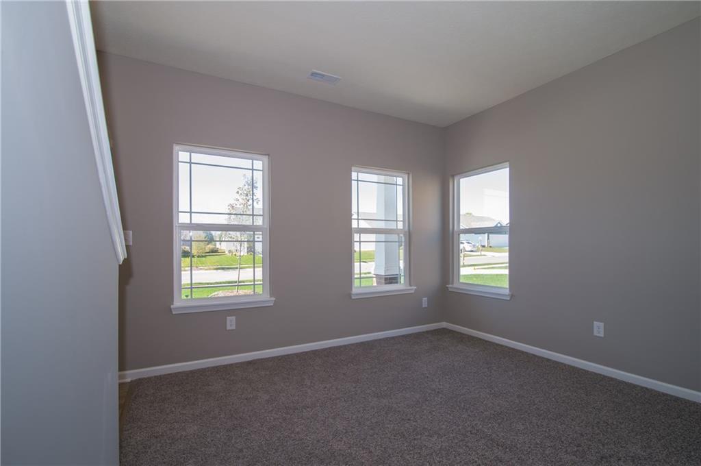 271 Rambling Road Greenfield, IN 46140 - Photo 6 of 47