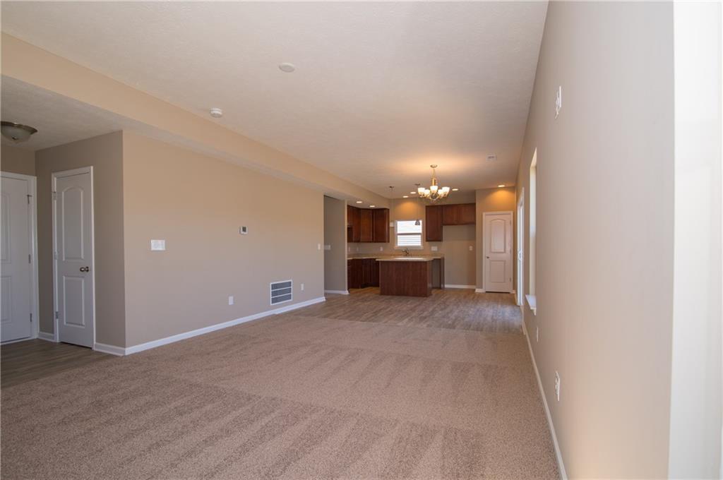 271 Rambling Road Greenfield, IN 46140 - Photo 7 of 47