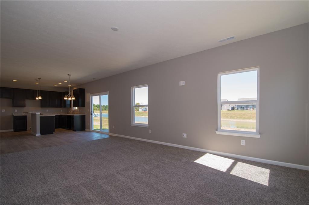 271 Rambling Road Greenfield, IN 46140 - Photo 8 of 47