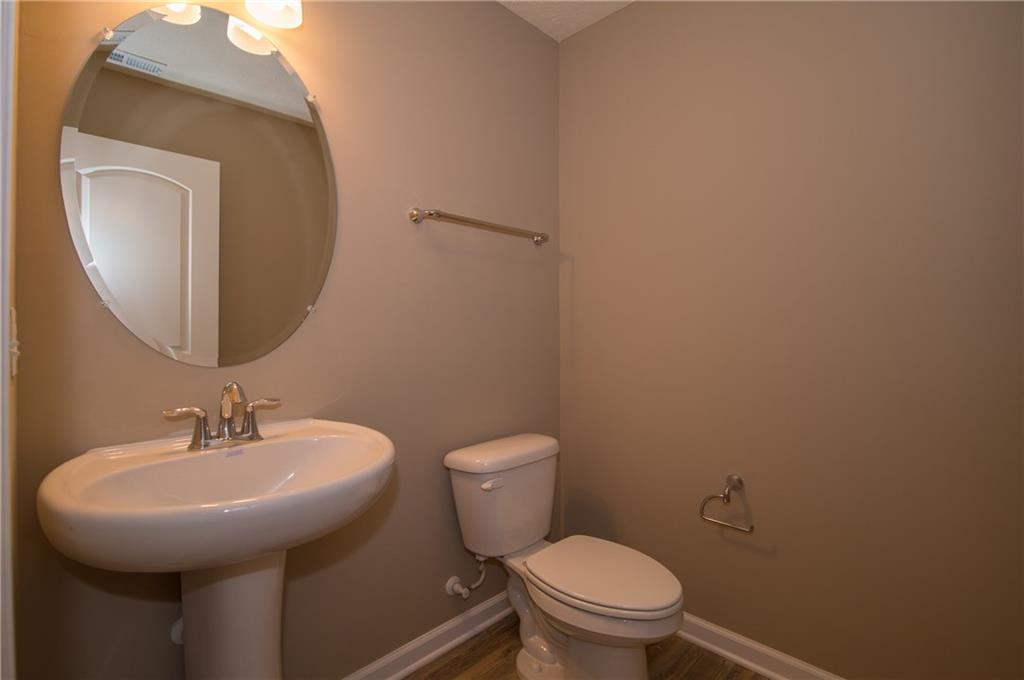 271 Rambling Road Greenfield, IN 46140 - Photo 9 of 47