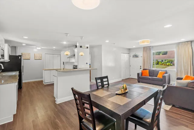 $385,000 | 455 Mohave Street, Hoffman Estates, IL 60169