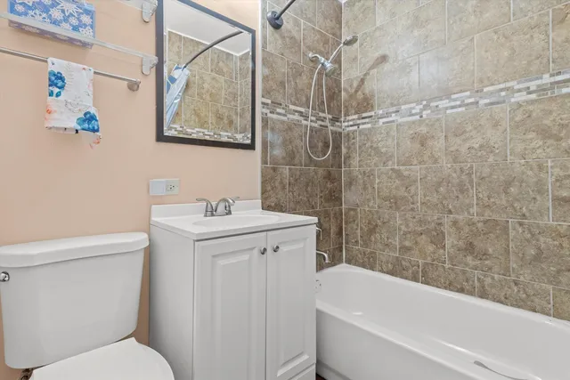 $385,000 | 455 Mohave Street, Hoffman Estates, IL 60169