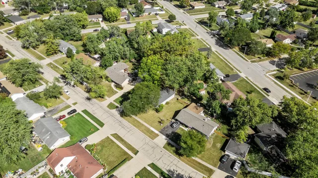 $385,000 | 455 Mohave Street, Hoffman Estates, IL 60169