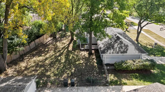 $385,000 | 455 Mohave Street, Hoffman Estates, IL 60169