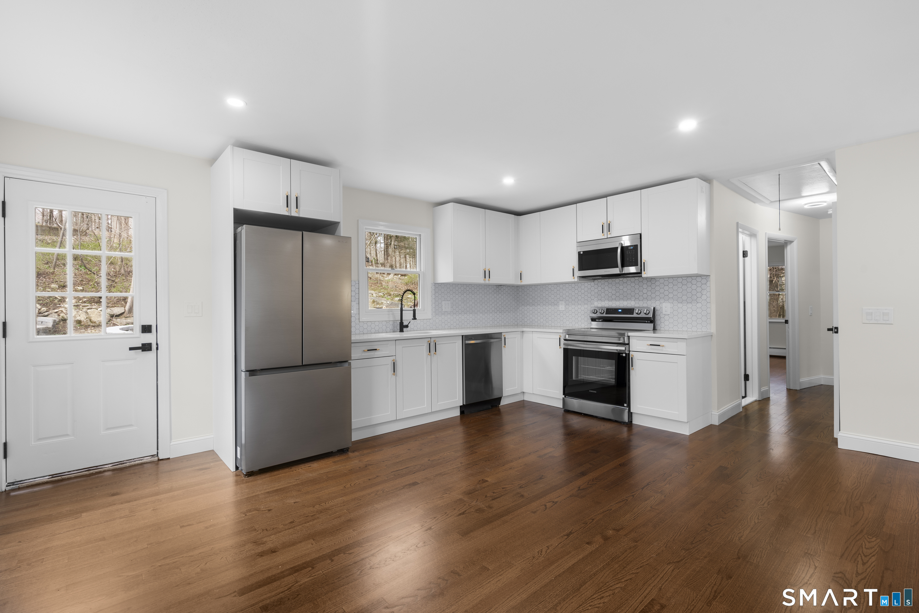 70 Dayton Road Redding, CT 06896 - Photo 7 of 37