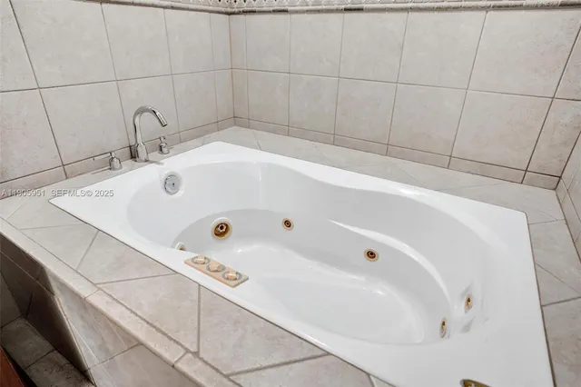 $6,600 | 3801 Northwest 27th Avenue, Boca Raton, FL 33434