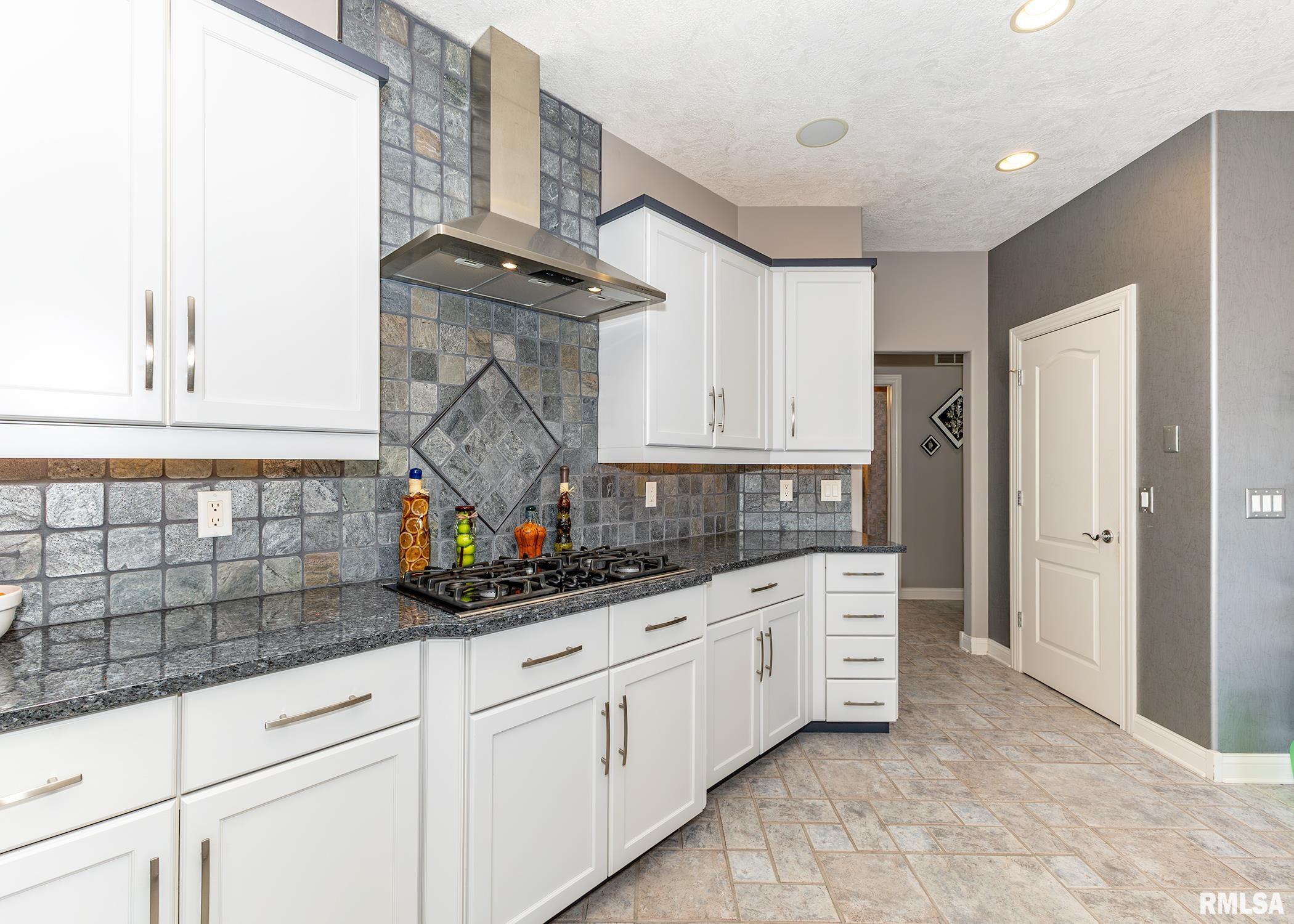 85 Kennelworth Circle Hampton, IL 61256 - Photo 11 of 47