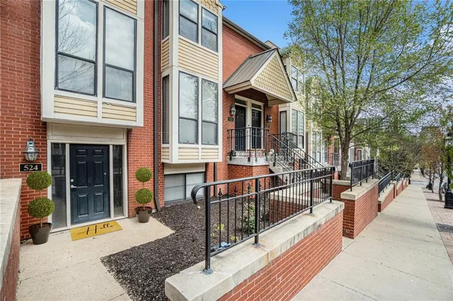 $259,400 | 524 West 10th Street, Kansas City, MO 64105