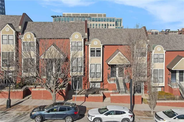 $259,600 | 524 West 10th Street, Kansas City, MO 64105