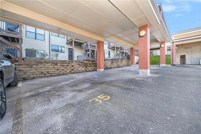 $259,600 | 524 West 10th Street, Kansas City, MO 64105