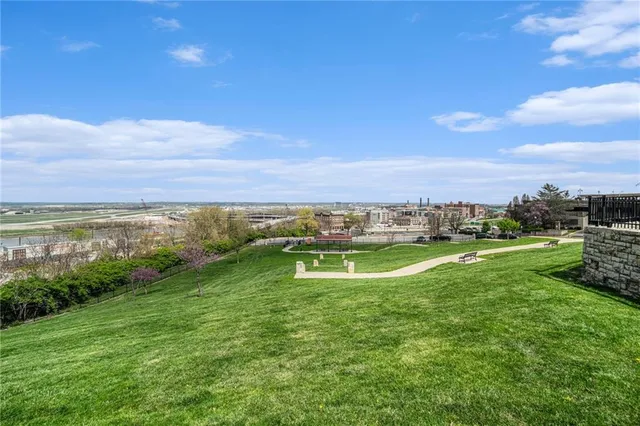 $259,600 | 524 West 10th Street, Kansas City, MO 64105