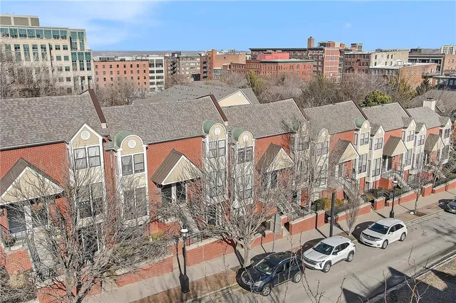 $259,600 | 524 West 10th Street, Kansas City, MO 64105