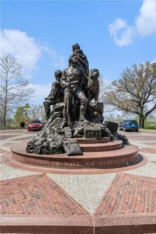 $259,400 | 524 West 10th Street, Kansas City, MO 64105