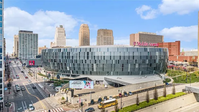 $259,600 | 524 West 10th Street, Kansas City, MO 64105