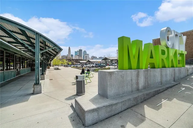 $259,600 | 524 West 10th Street, Kansas City, MO 64105