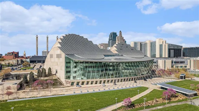 $259,400 | 524 West 10th Street, Kansas City, MO 64105