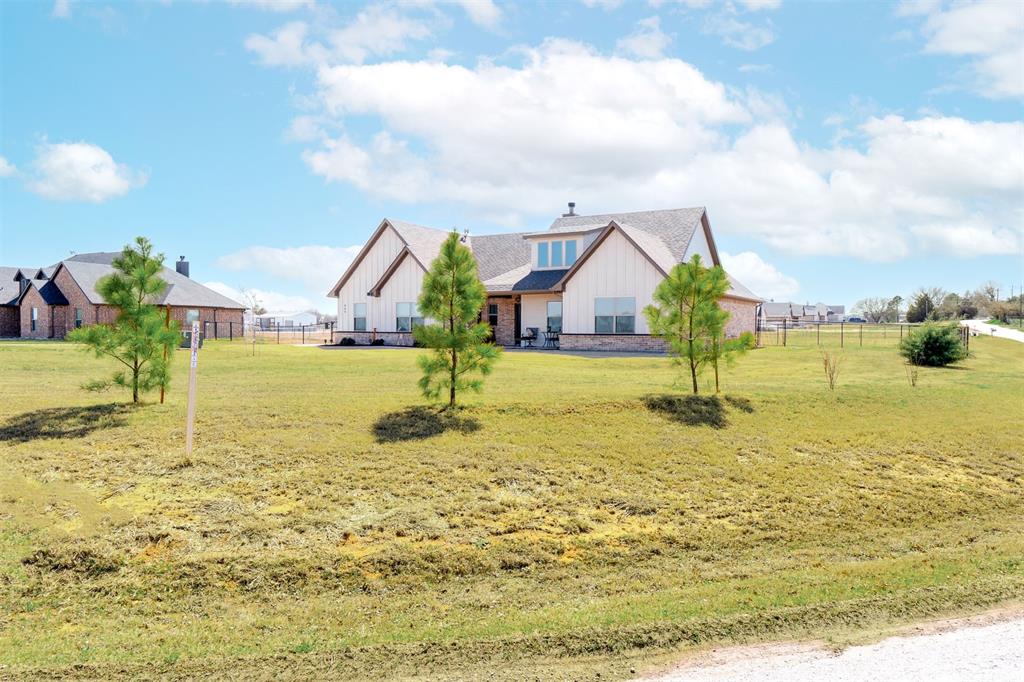 849 County Road 4764 Boyd, TX 76023 - Photo 3 of 40