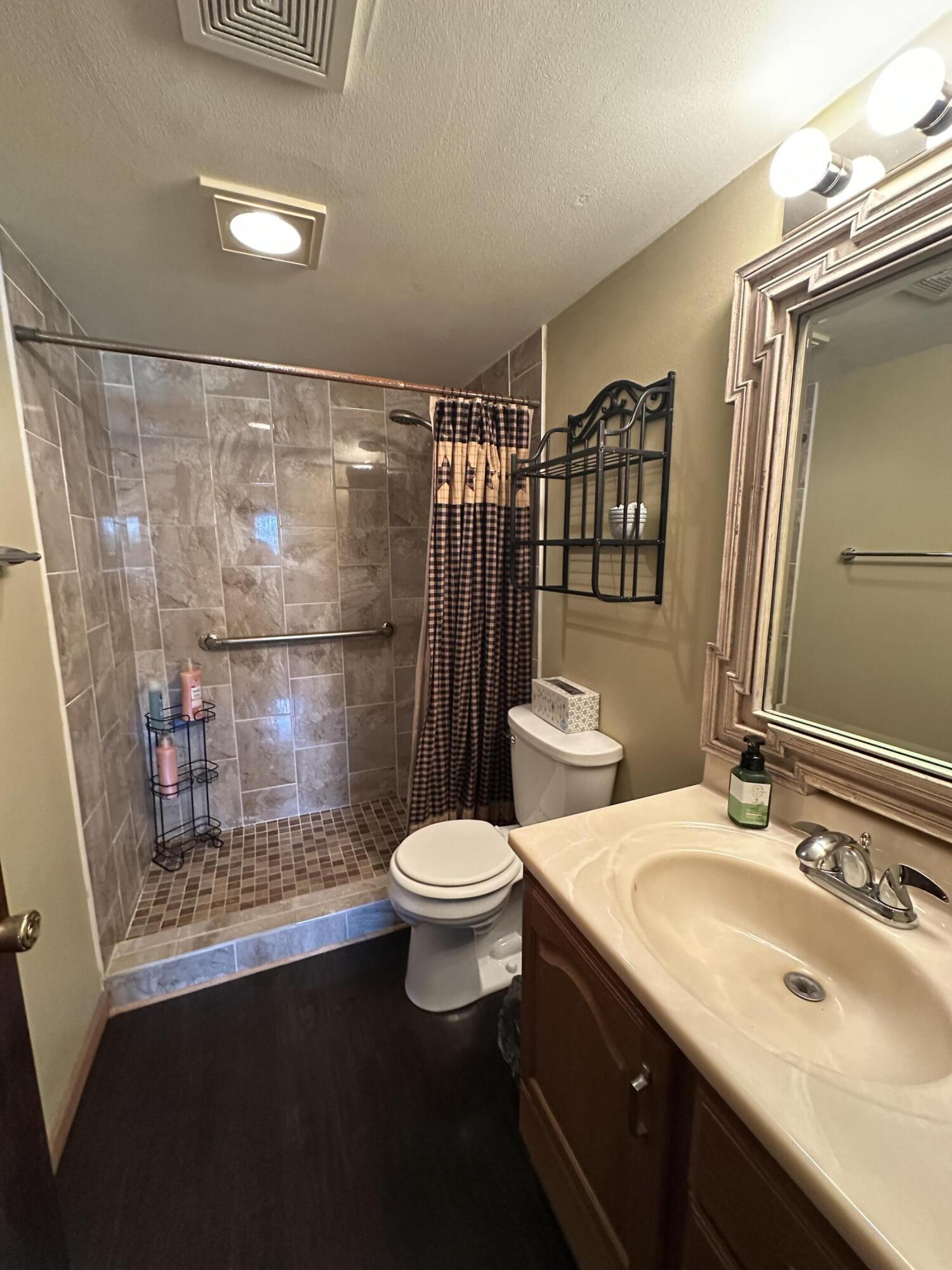 822 Bel-Ric Drive Kewaskum, WI 53040 - Photo 8 of 19 Bathroom