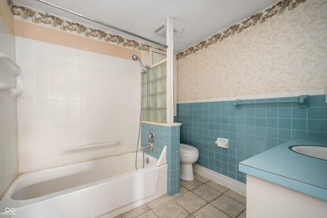 $132,900 | 206 East John Street, Alexandria, IN 46001