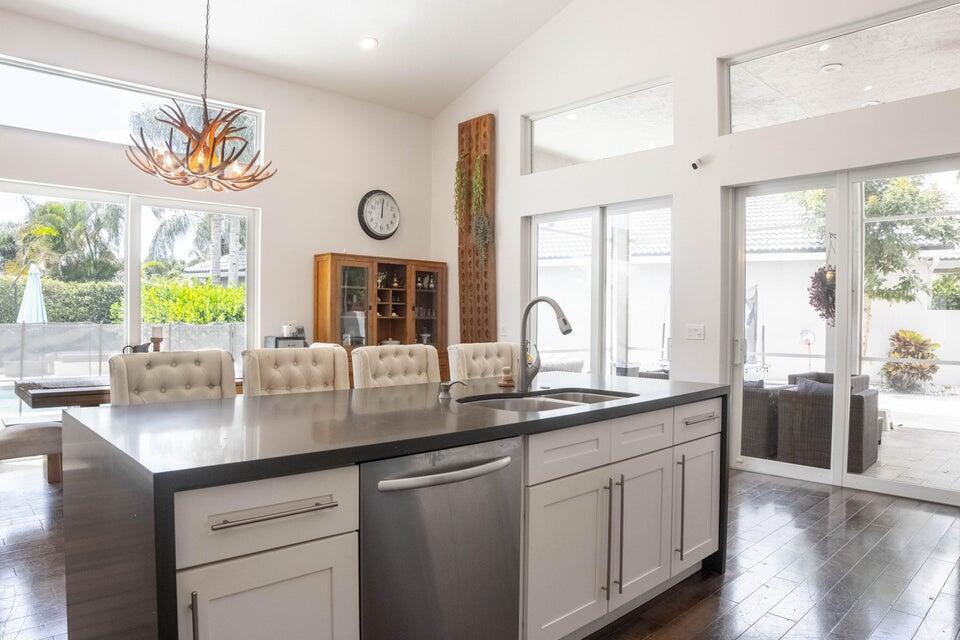 17205 Hampton Boulevard Boca Raton, FL 33496 - Photo 4 of 39 20240910142859296862000000-o