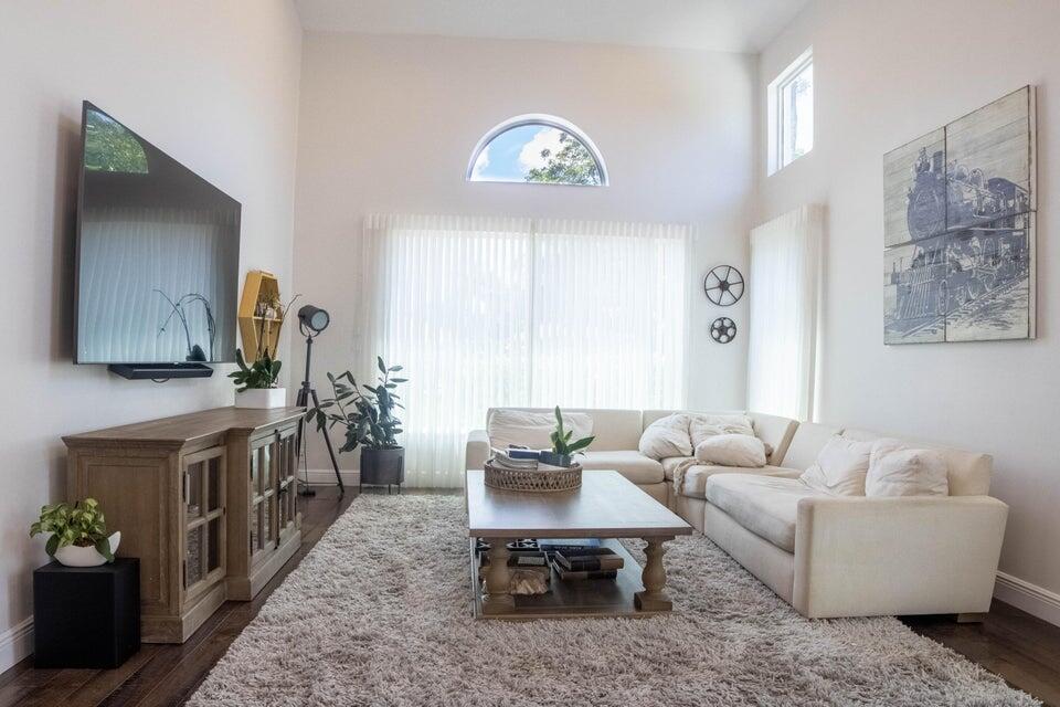 17205 Hampton Boulevard Boca Raton, FL 33496 - Photo 8 of 39 20240910142855876419000000-o