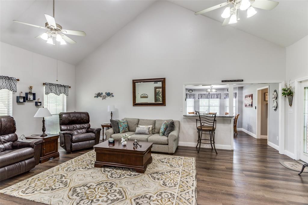 2400 Springfield Road Springtown, TX 76082 - Photo 7 of 31