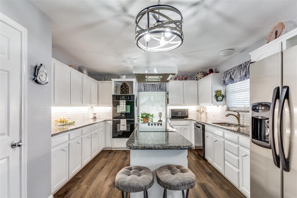 2400 Springfield Road Springtown, TX 76082 - Photo 9 of 31