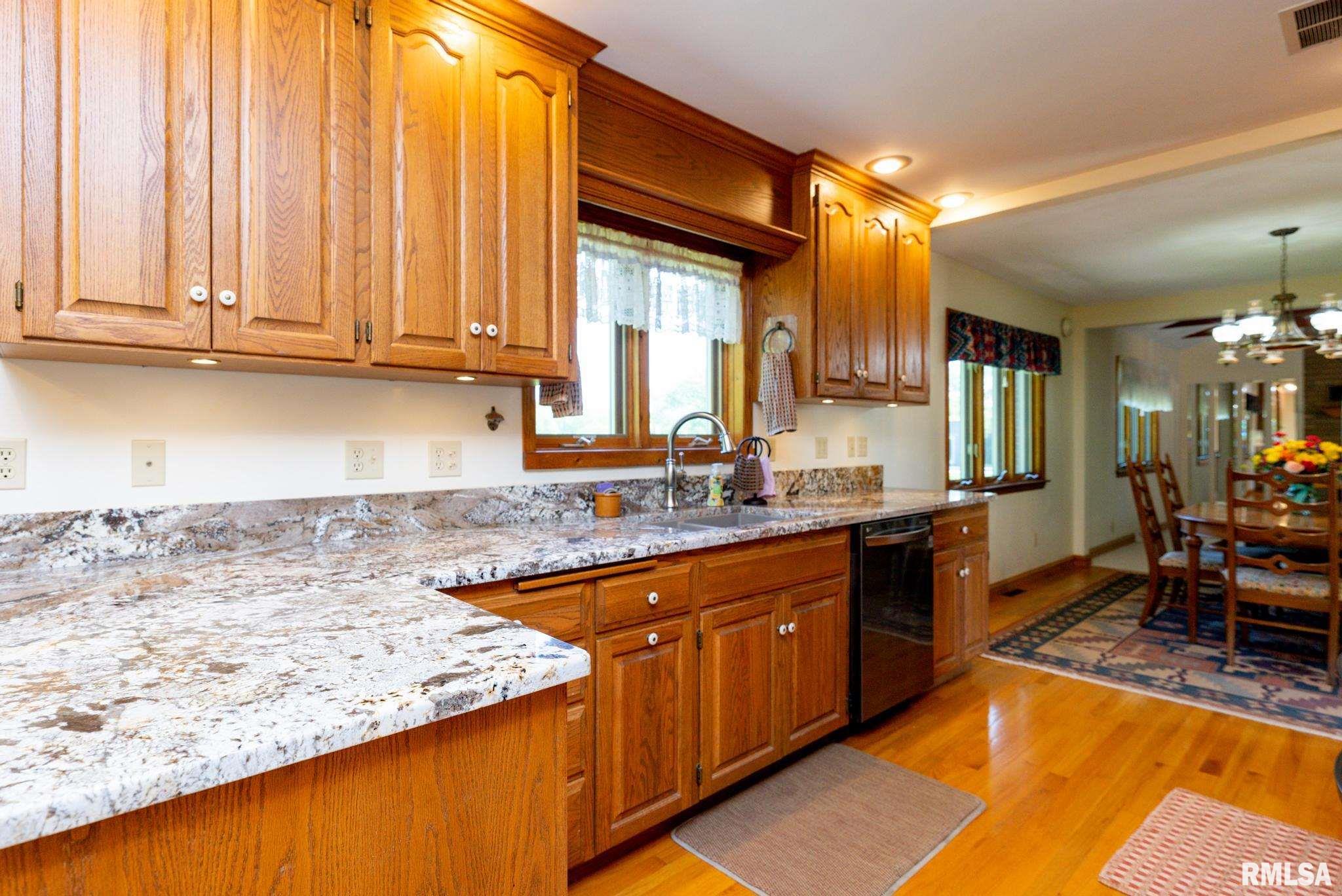 401 West Timber Ridge Drive Peoria, IL 61615 - Photo 10 of 41 Gallery Image 10