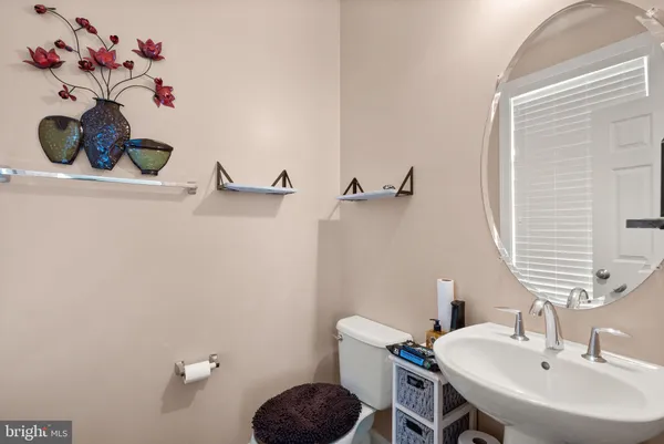 $850,000 | 7897 Carbondale Way, Springfield, VA 22153