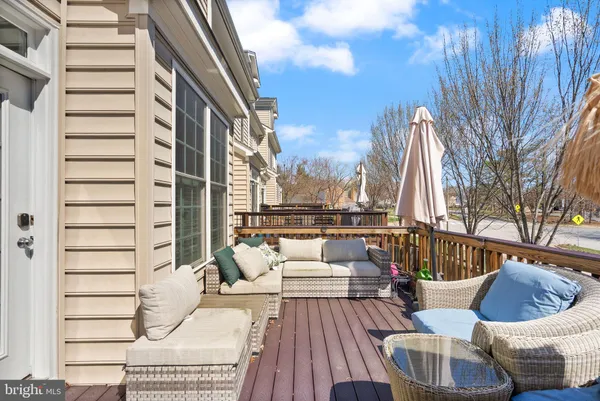 $885,000 | 7897 Carbondale Way, Springfield, VA 22153